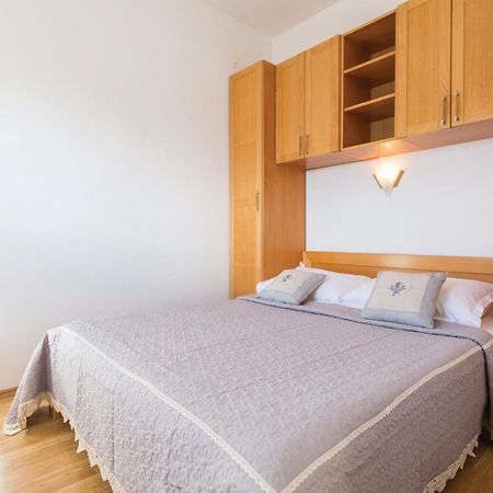 1 Bedroom Stunning Apartment In Makarska Exterior foto