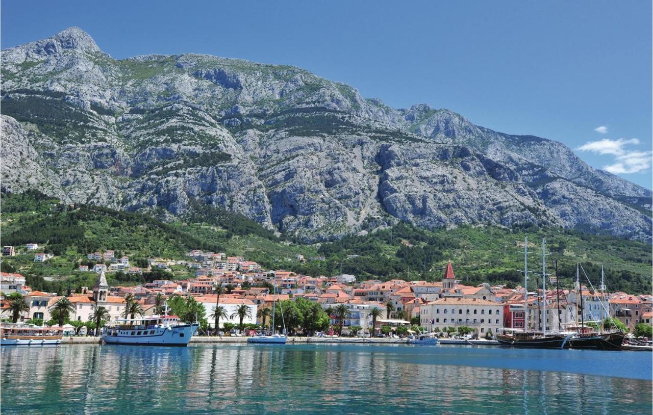 1 Bedroom Stunning Apartment In Makarska Exterior foto